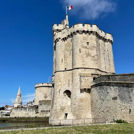 Au Calme Dans Le Marais Avec Piscine *