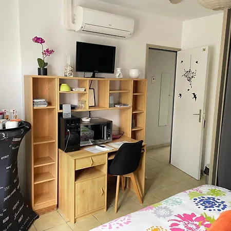 Au Calme Dans Le Marais Avec Piscine 게스트하우스 *