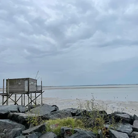 Au Calme Dans Le Marais Avec Piscine *
